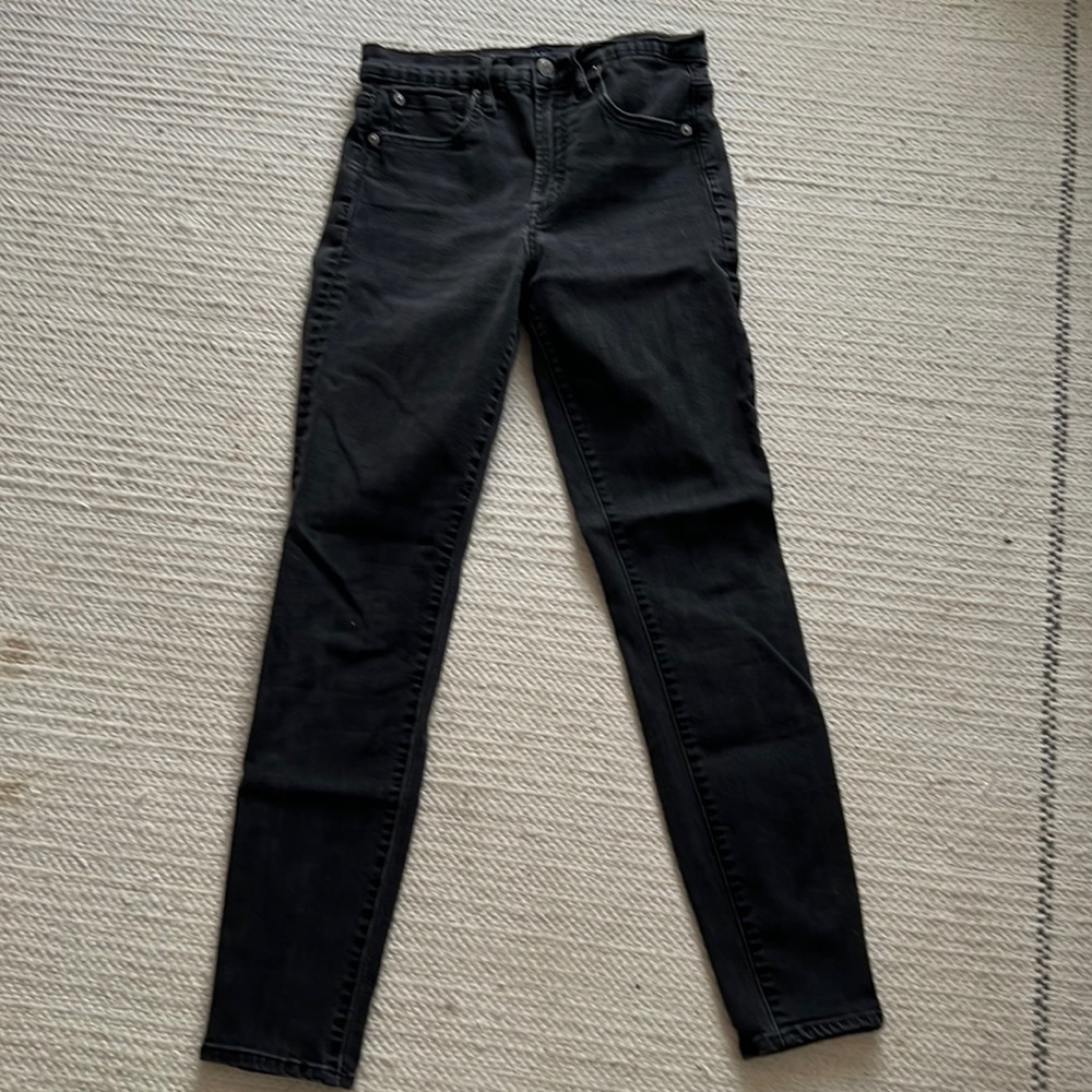 Gap True Skinny black jeans size 28